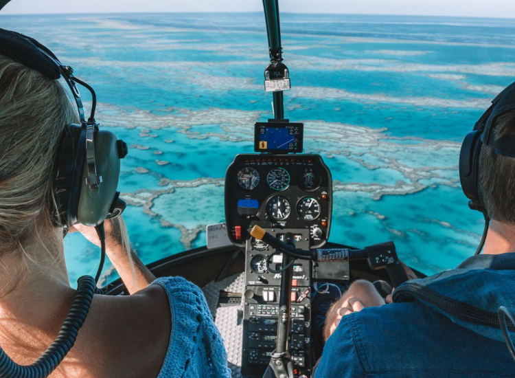 Trải nghiệm trực thăng ngắm rặng san hô Great Barrier Reef